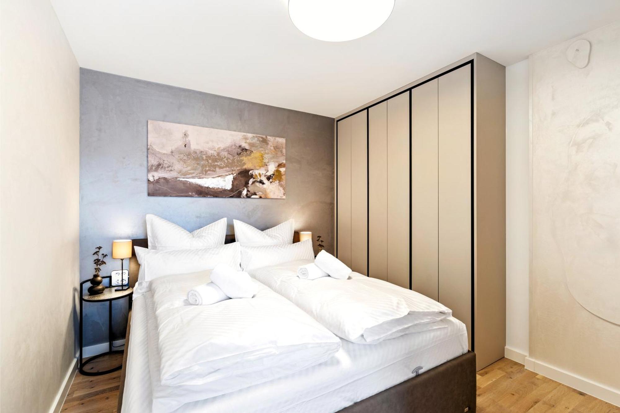 Modern Elegance In Historical City Center Trier Bagian luar foto