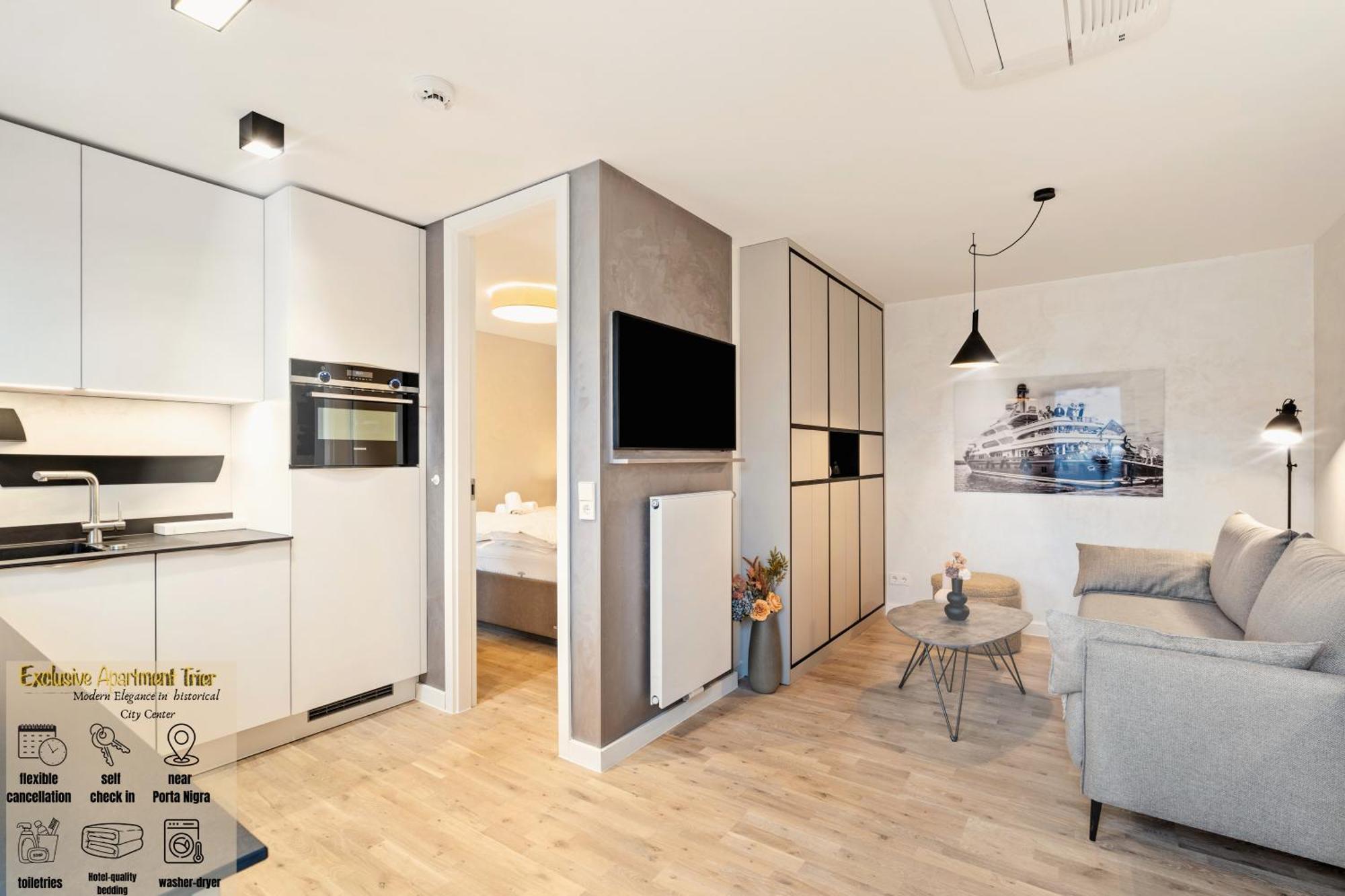 Modern Elegance In Historical City Center Trier Bagian luar foto